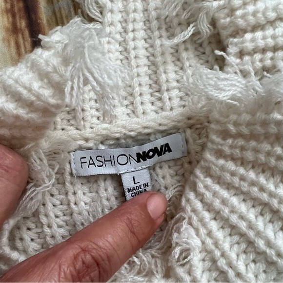 Fashion Nova Women’s Fringe Hem Mock Neck Pullover Sweater Ivory Size Large - Picture 9 of 11